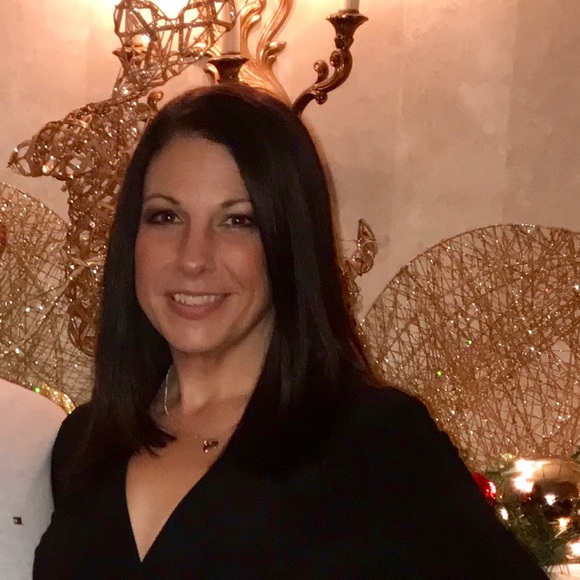 Meet your Posher, Steph - Picture 1 of 1